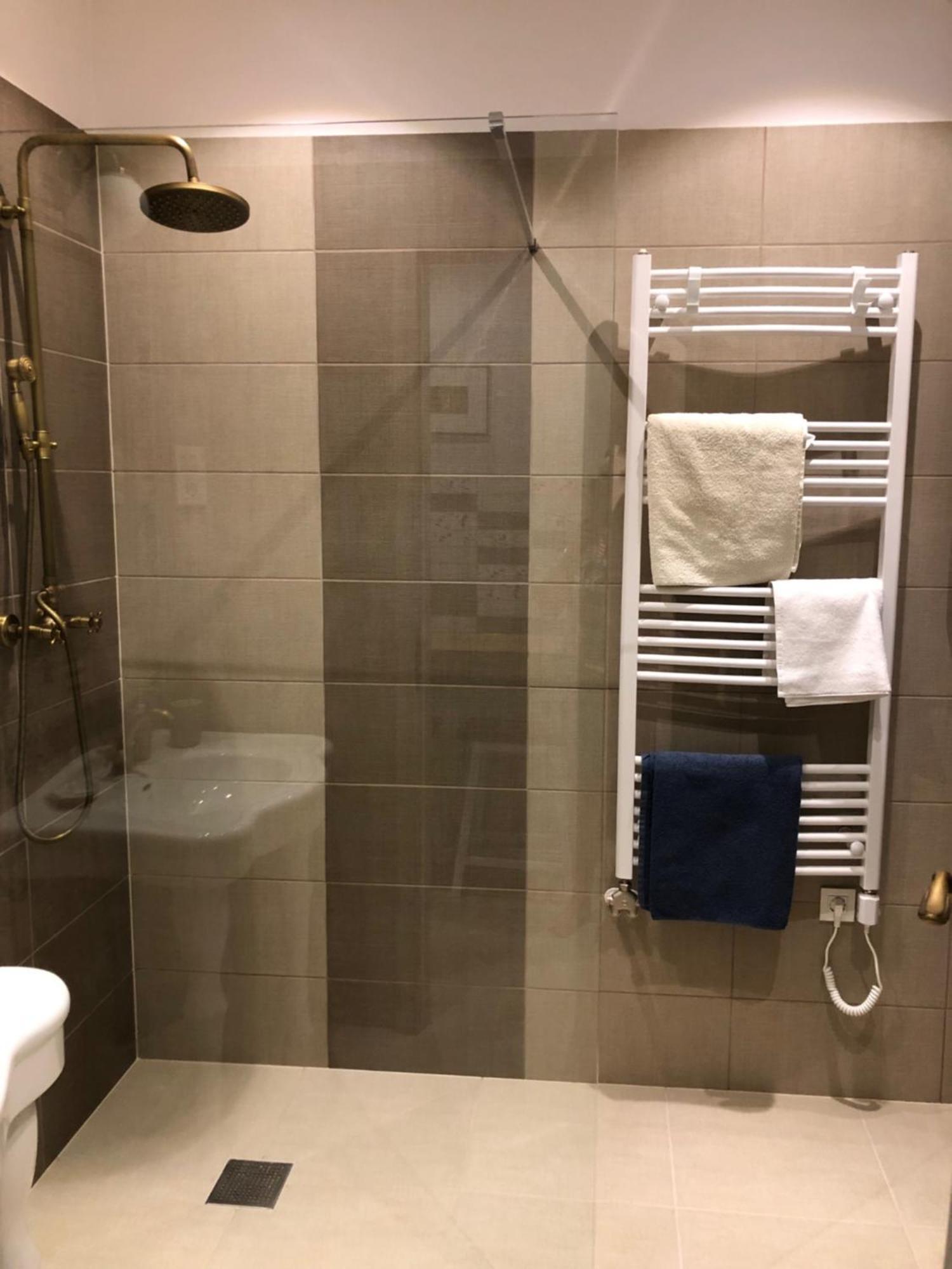 All In Apartman V. Budapeste Exterior foto